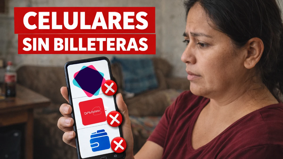Persona preocupada mirando su celular porque hay celulares que no podrán usar billeteras digitales como Nequi y Daviplata.